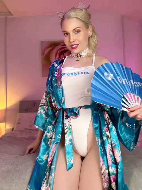 Cute camel toe by ittybityprettykitty