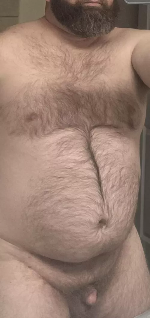 Hairy man bod, 37 m, 283, 6’ by DadbodBaldBeard