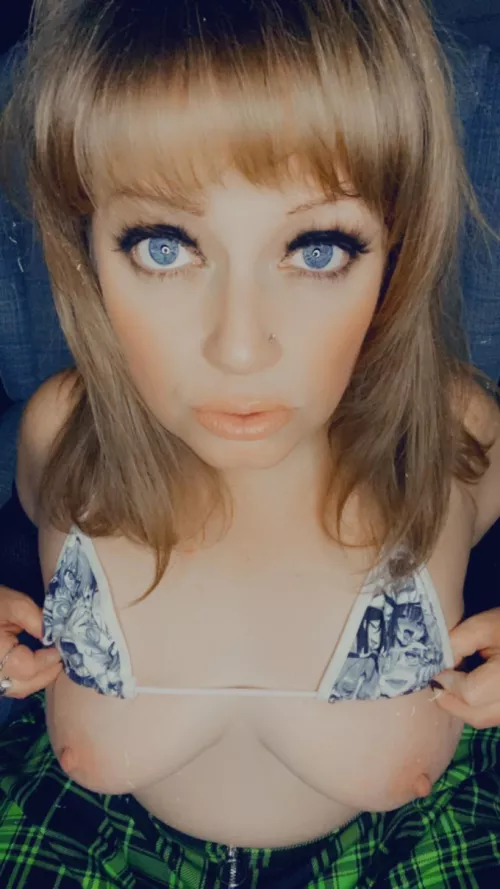 Happy hump day from you favorite mil(f) by Old_Paramedic4026