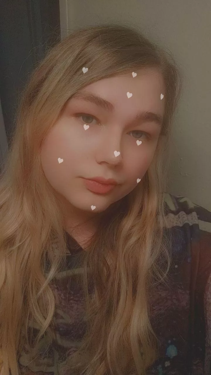 Help I'm being attacked by tiny hearts oof ouch posted by kitsuneranch