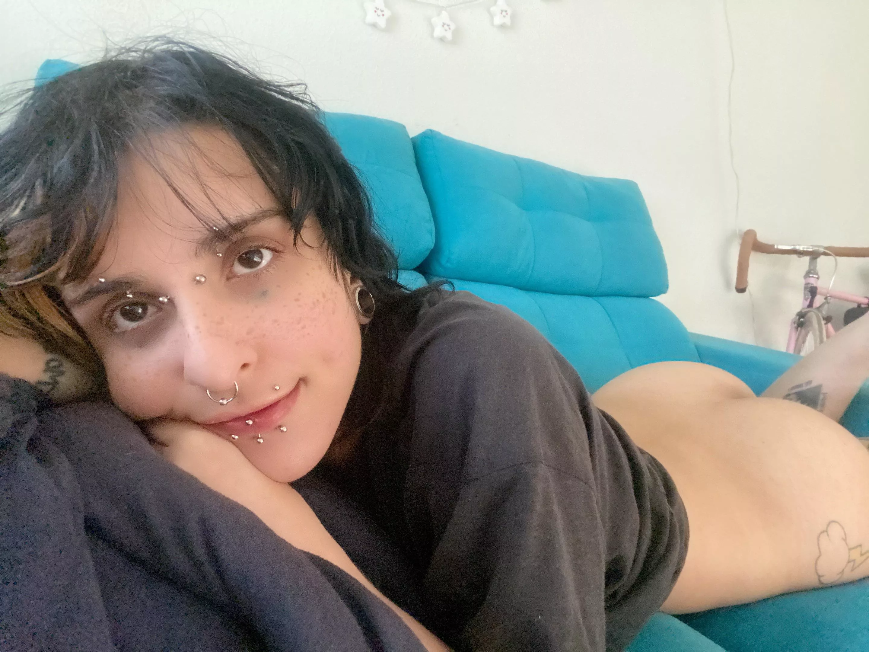 horror movies and chill? ...then maybe fucking? posted by virtualbunni