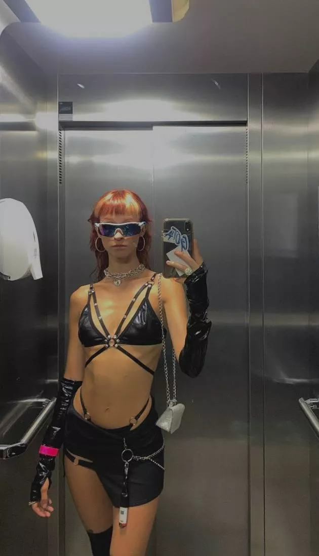 How would you rate me from 1-10 ? 😝 posted by Fair_Hovercraft_7956