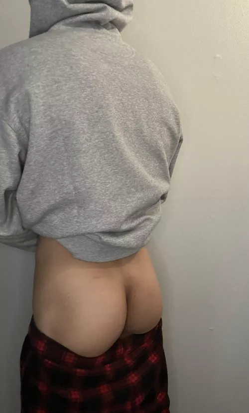 How’s the view? 😏 by tommystrokes_