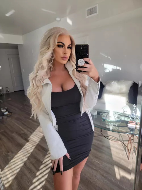 I surely will turn heads with my tight dress. by SouthProtection7924