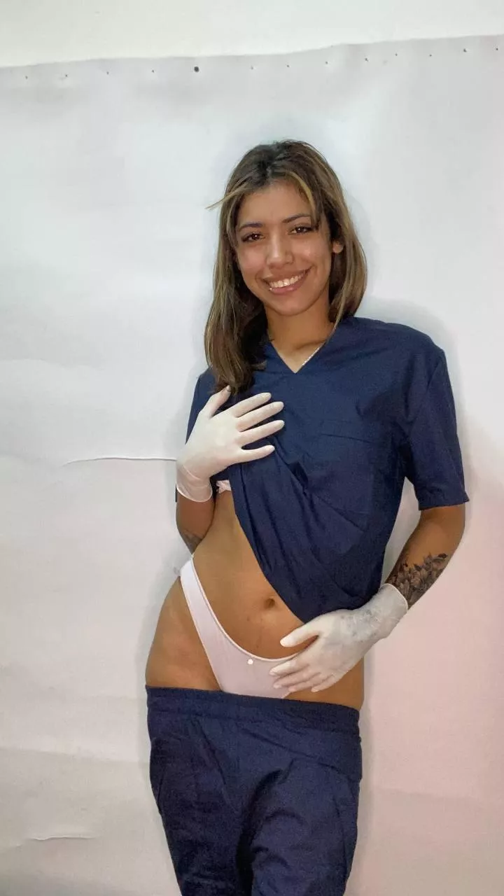 I wore panties to match the color of my gloves. posted by Lia_start