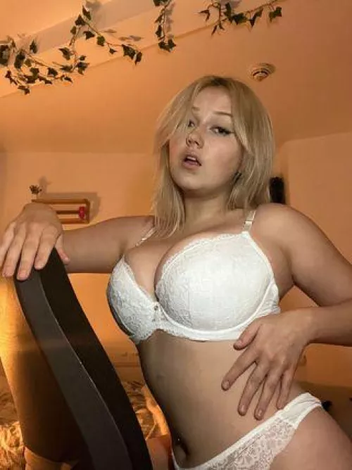 I'll be in your room waiting by Bunny_Passiona