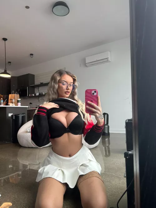 I’m not the best student but obviously I still get good grades by thickbaeee