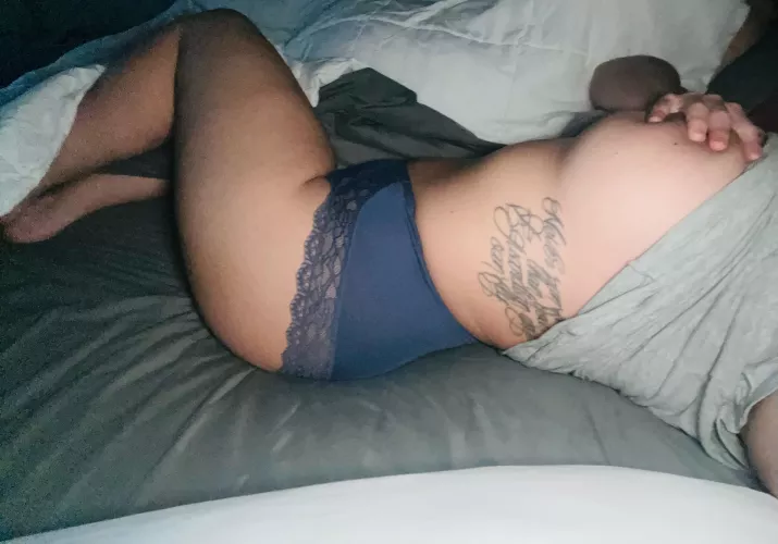 Let me know if you’d get in bed with me by HotwifeNurse18