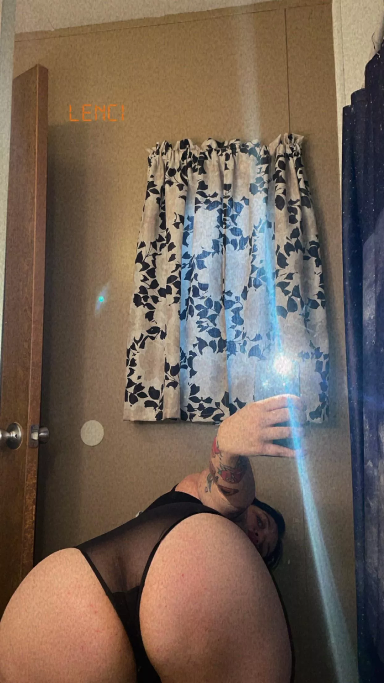 lick my pussy til i can’t stand 🥹 posted by helllraz0r