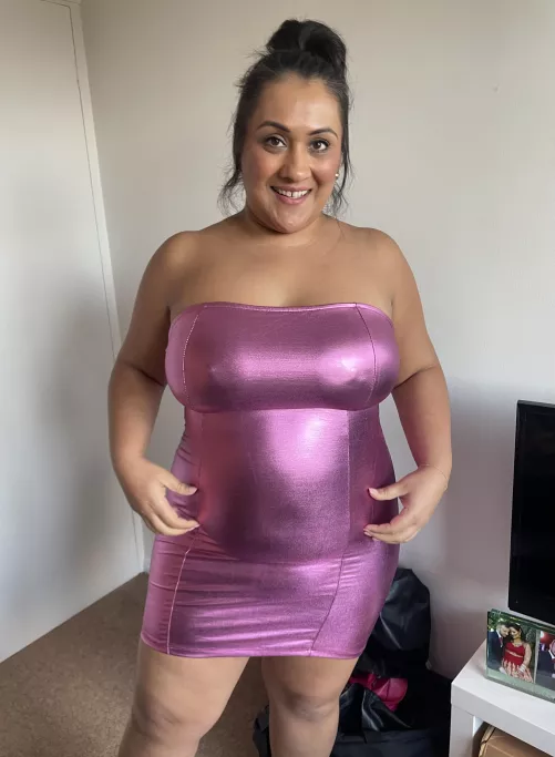 Looking for guys who want to gangbang my wife by alexwindsorsmyth69