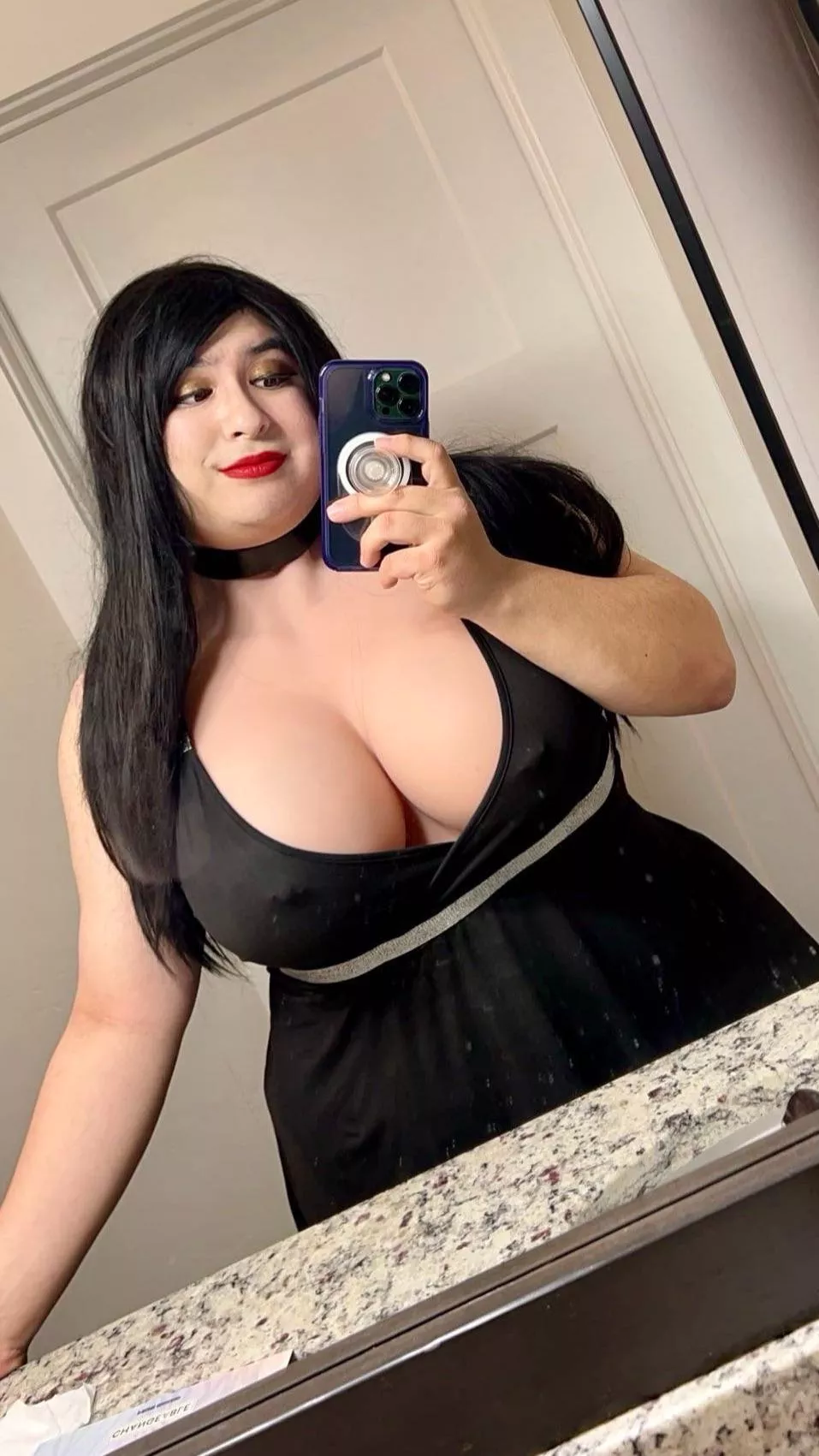 New dress, same ol’ dirty mirror posted by Plastik_Parts