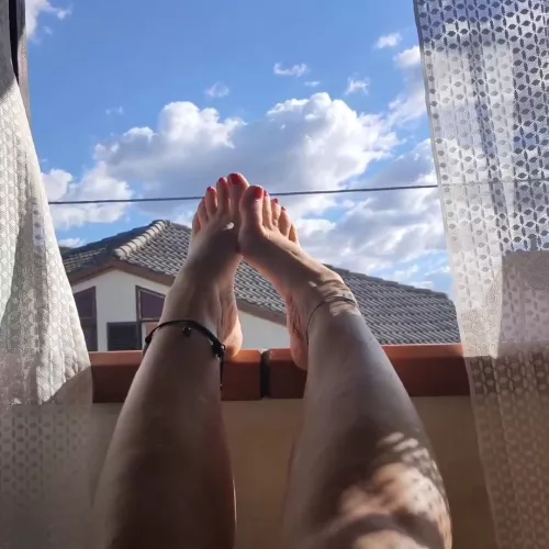 New here please be kind. I like how my own feet look. What about you? by Hello_world_29
