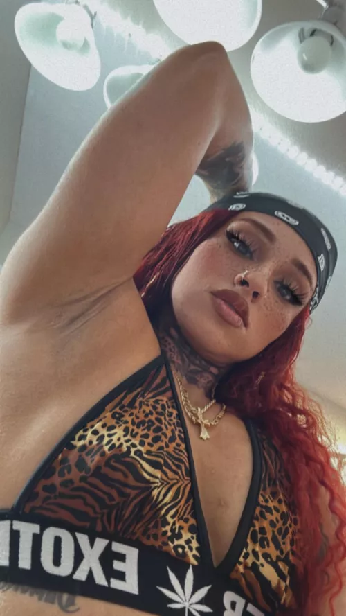 Now be a good boy and start to lick my armpits by Alexia_Richard