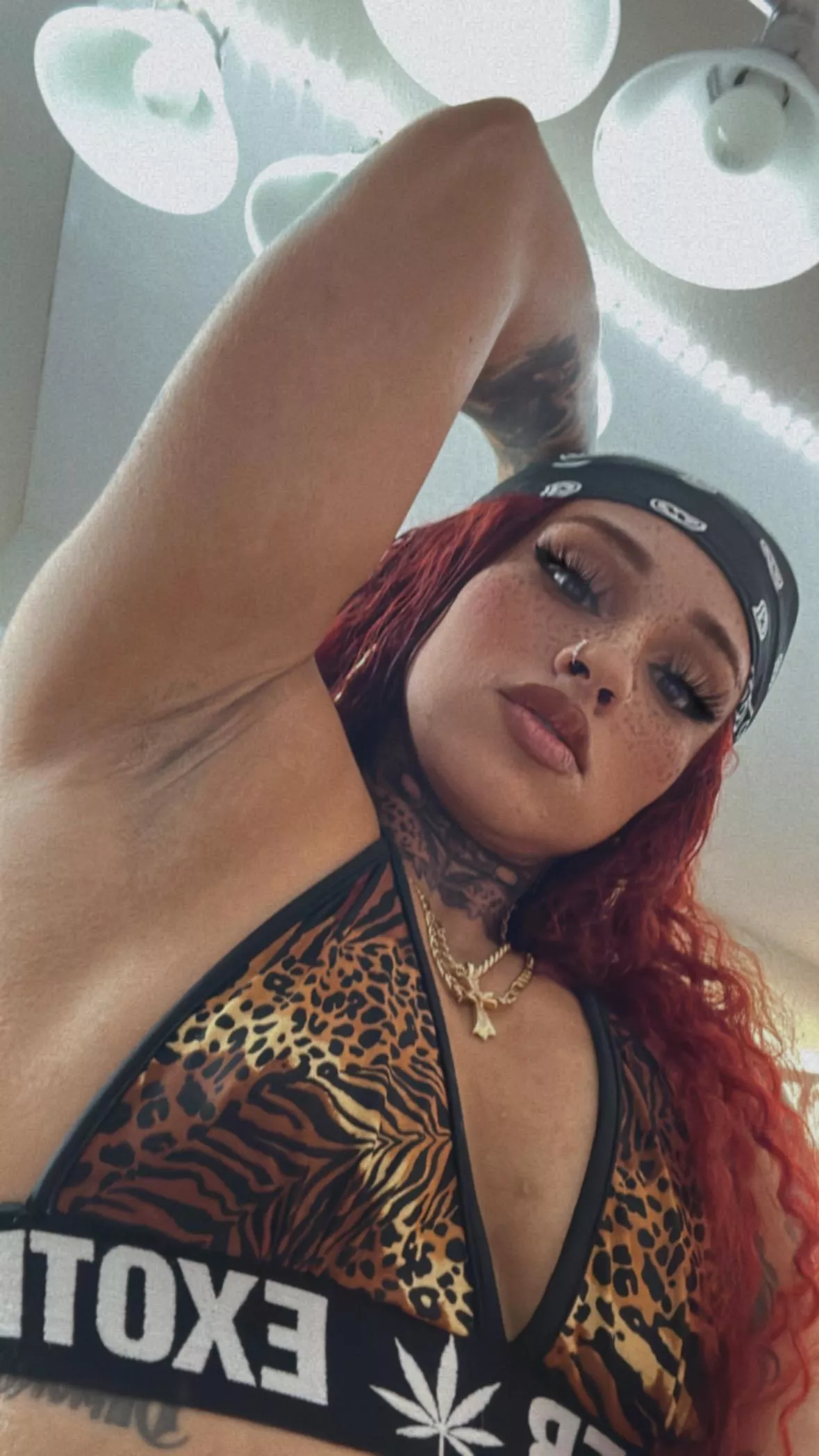 Now be a good boy and start to lick my armpits posted by Alexia_Richard