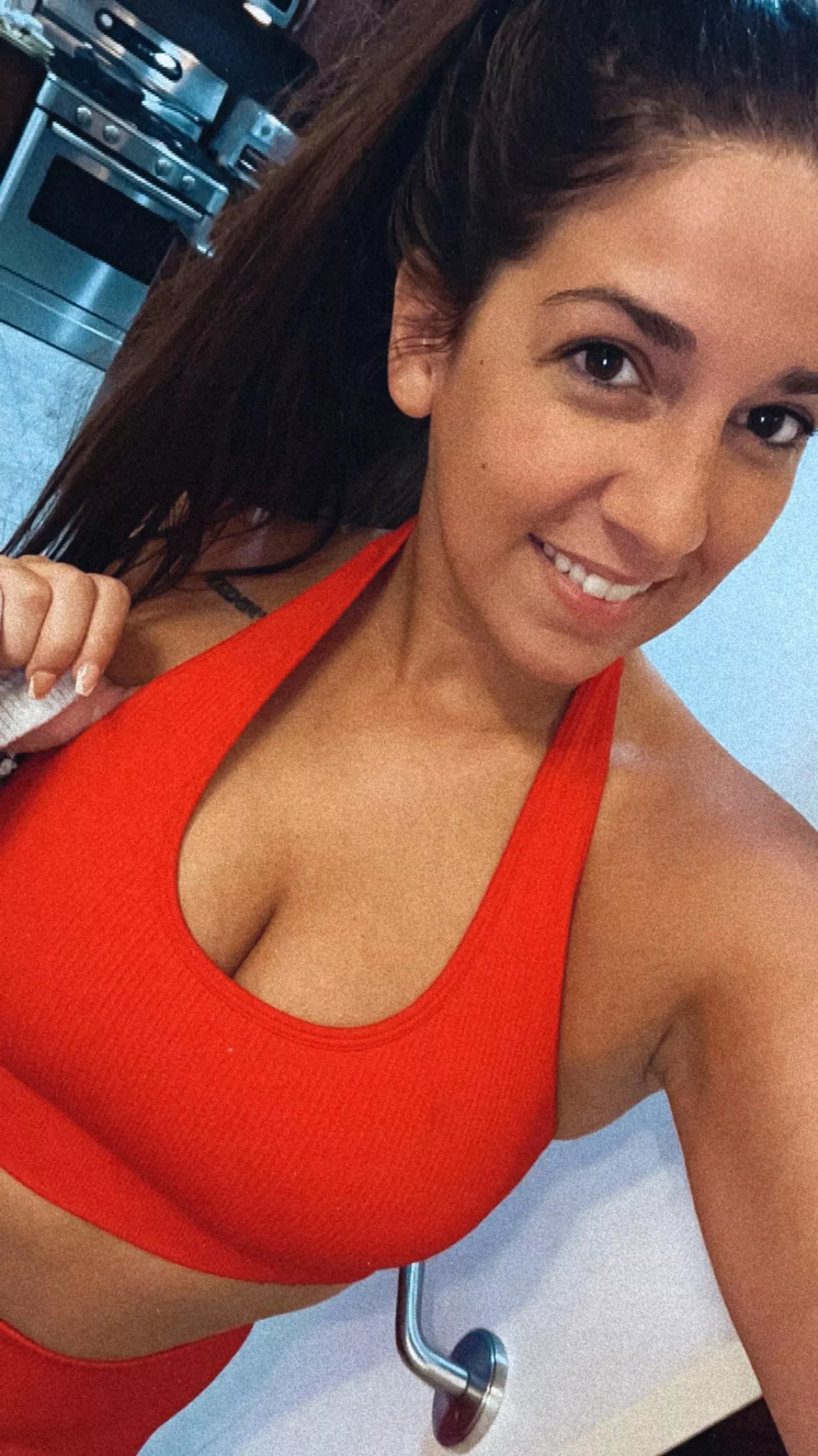 Pre gym ! Hype me up posted by Mandii-outdoors