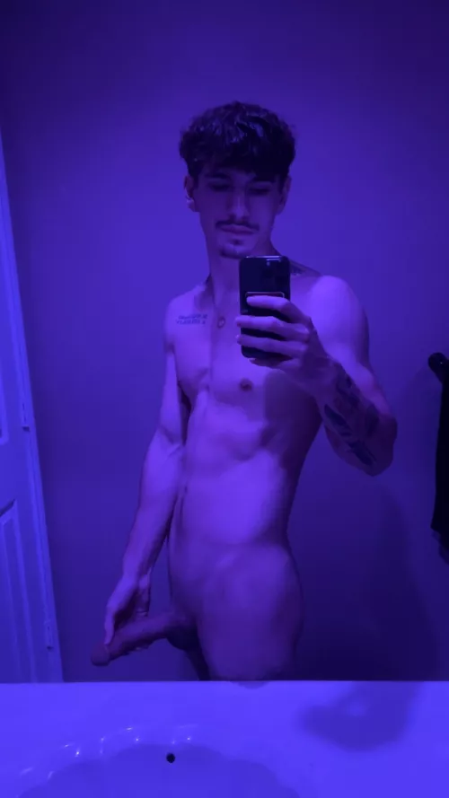 pre shower 🧼 by dallasandscarlett