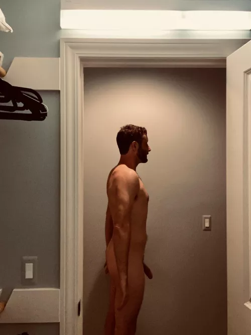 standing sideways by beardtheredonethat