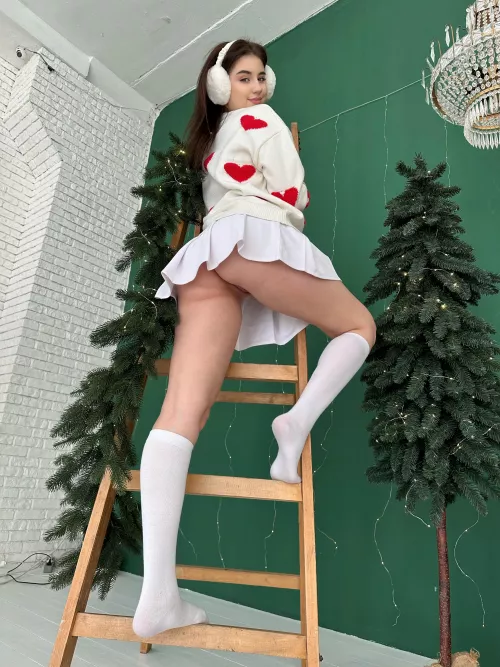 Take my socks off and suck on my toes [F] by Vikiyoga