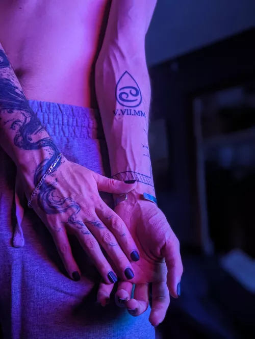 The lights help by justkaiden_