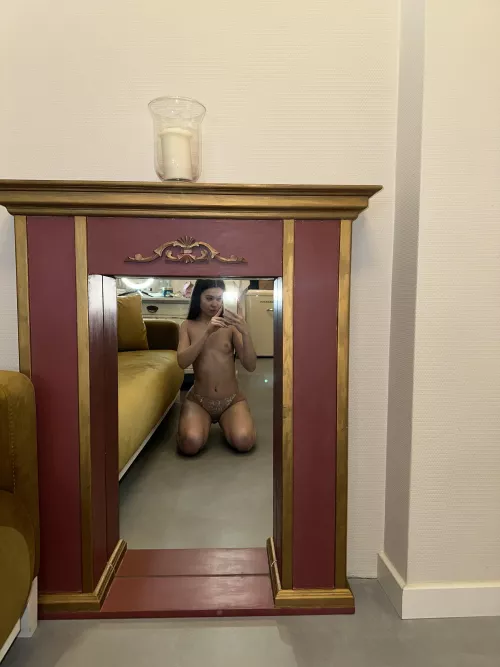 the mood to surrender to you in front of the mirror by Valentina-Marie