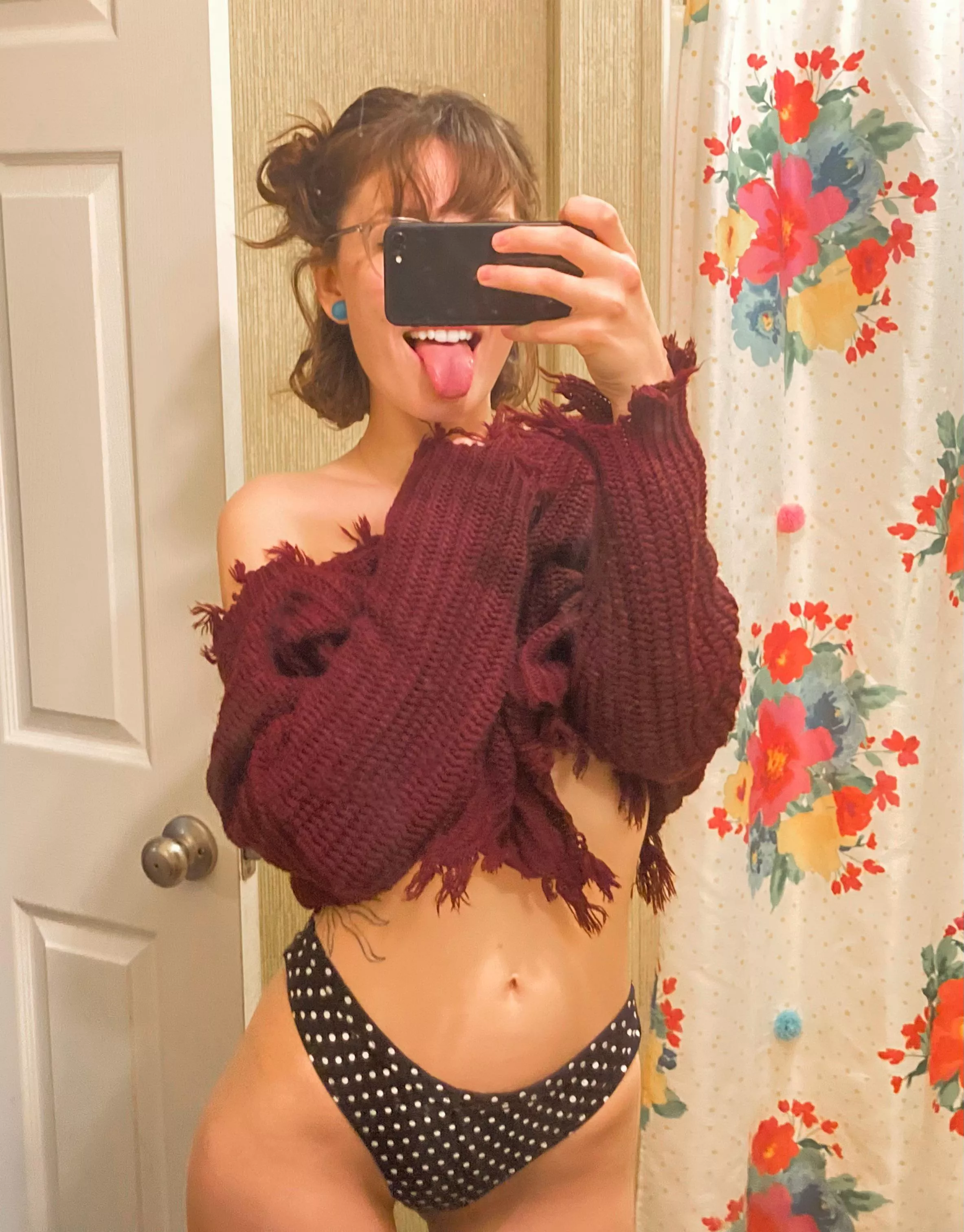 Waiting for you to sext me 🥱🥱 posted by LovelyLilah24