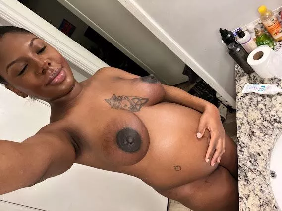 Want to chit chat with a pregnant lady? posted by Yellowjellybeangun
