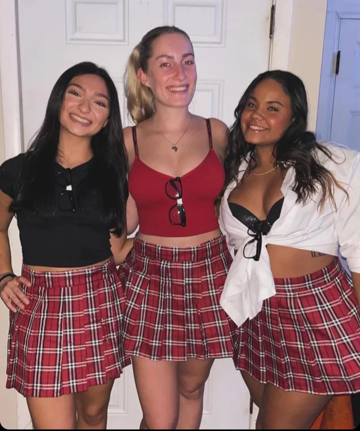 Which schoolgirl? [3] posted by moondawg1234