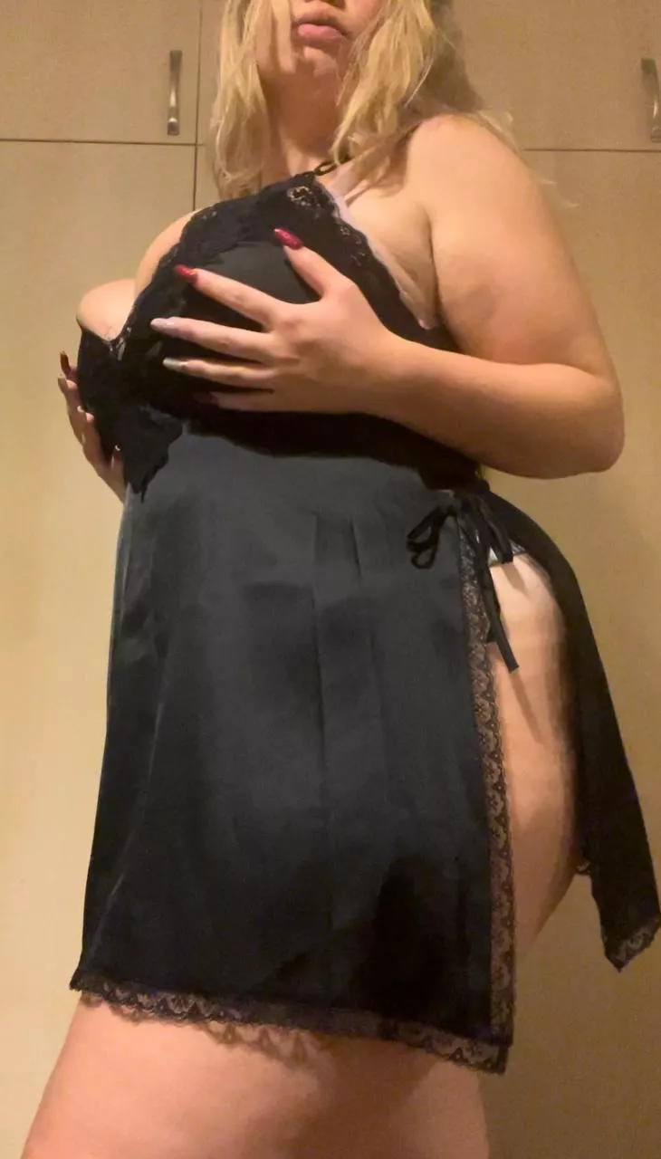 Would older Guys approach me? posted by hellishlistene