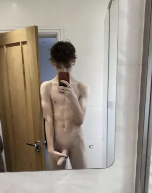 20 m Princes_j10174 who’s gonna help me cum 💦 by Princes_j10174444