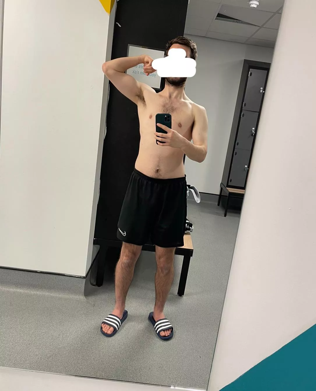 22 UK, looking for hung/fit and or UK Straight lads, hmu purplereignn6 posted by PurpleReign006