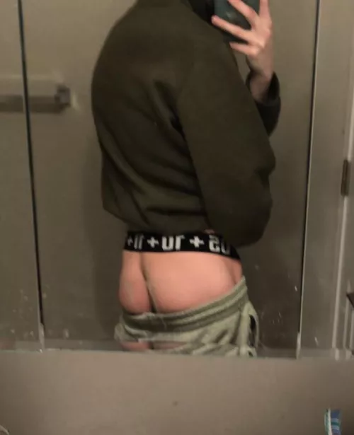 [24btm] younger dom tops are hot by emerald_willow_99