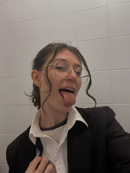 Am I sexy on my work clothes? by kinkymiahereee