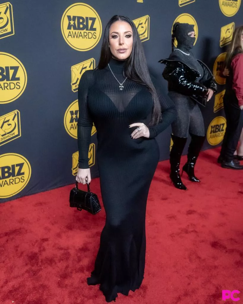 Angela White posted by qwerty107-