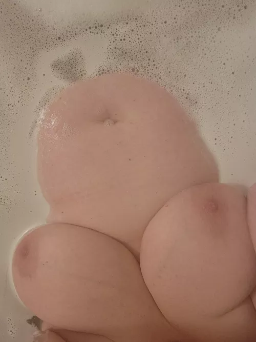 Bath time 💧 💧 by bignipplenudes