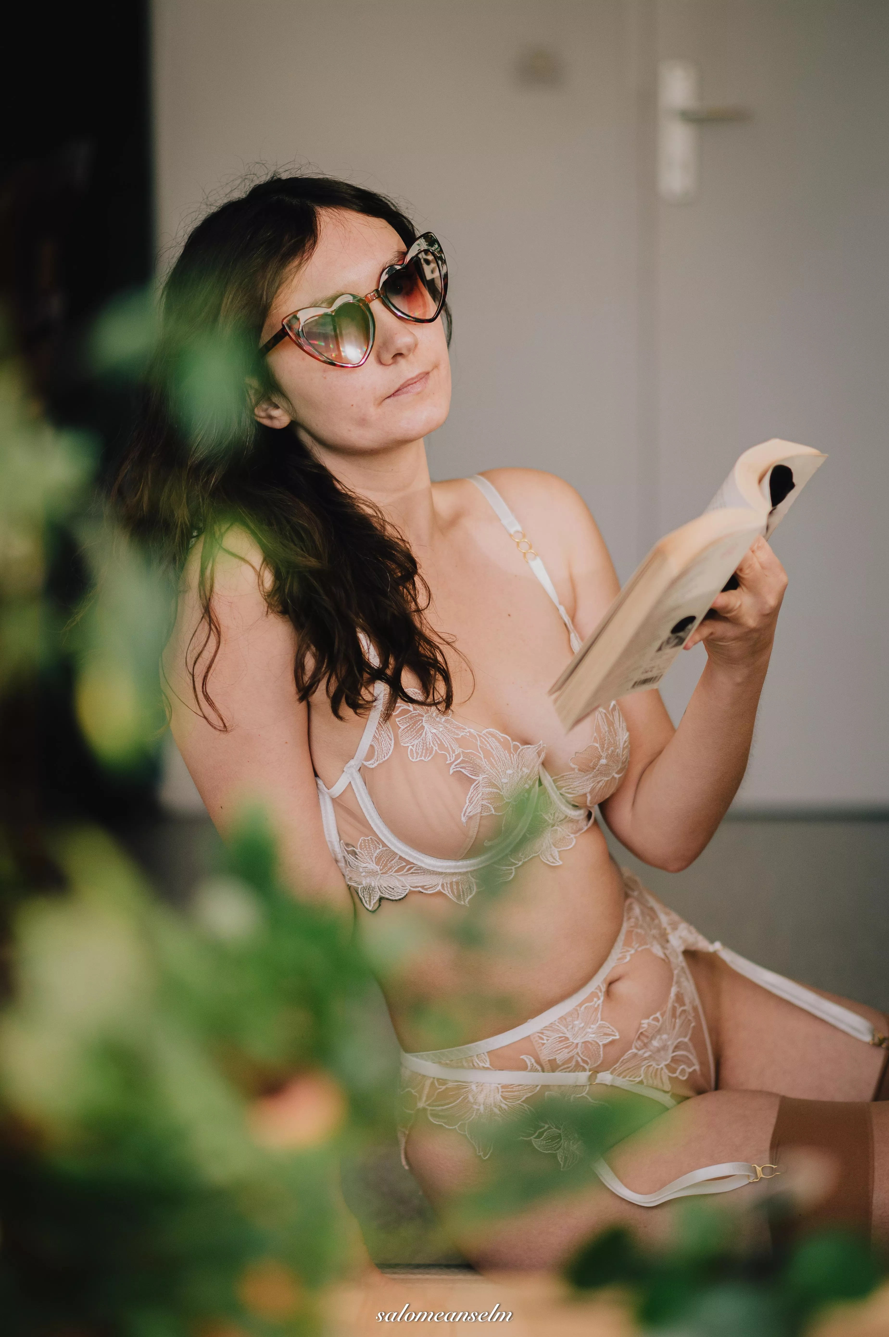 Between the lines of a book, between the laces of a lingerie, the art of captivating posted by salomeanselm