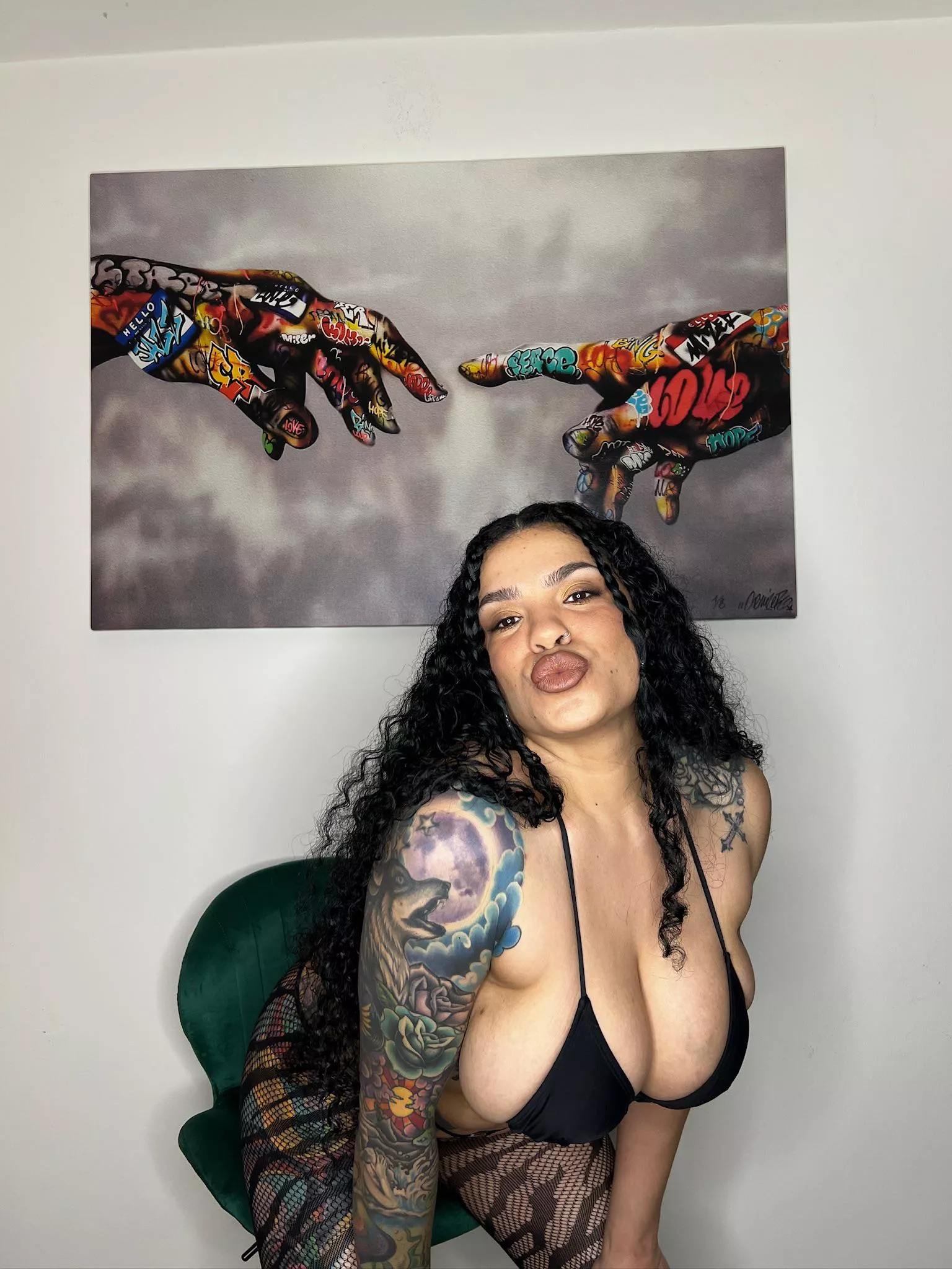 Bold, beautiful, and totally owning my fab curves posted by sexxycutie