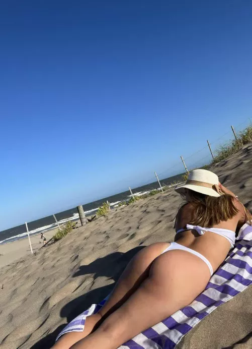 Can you put some oil on me? by Zoeyeahh