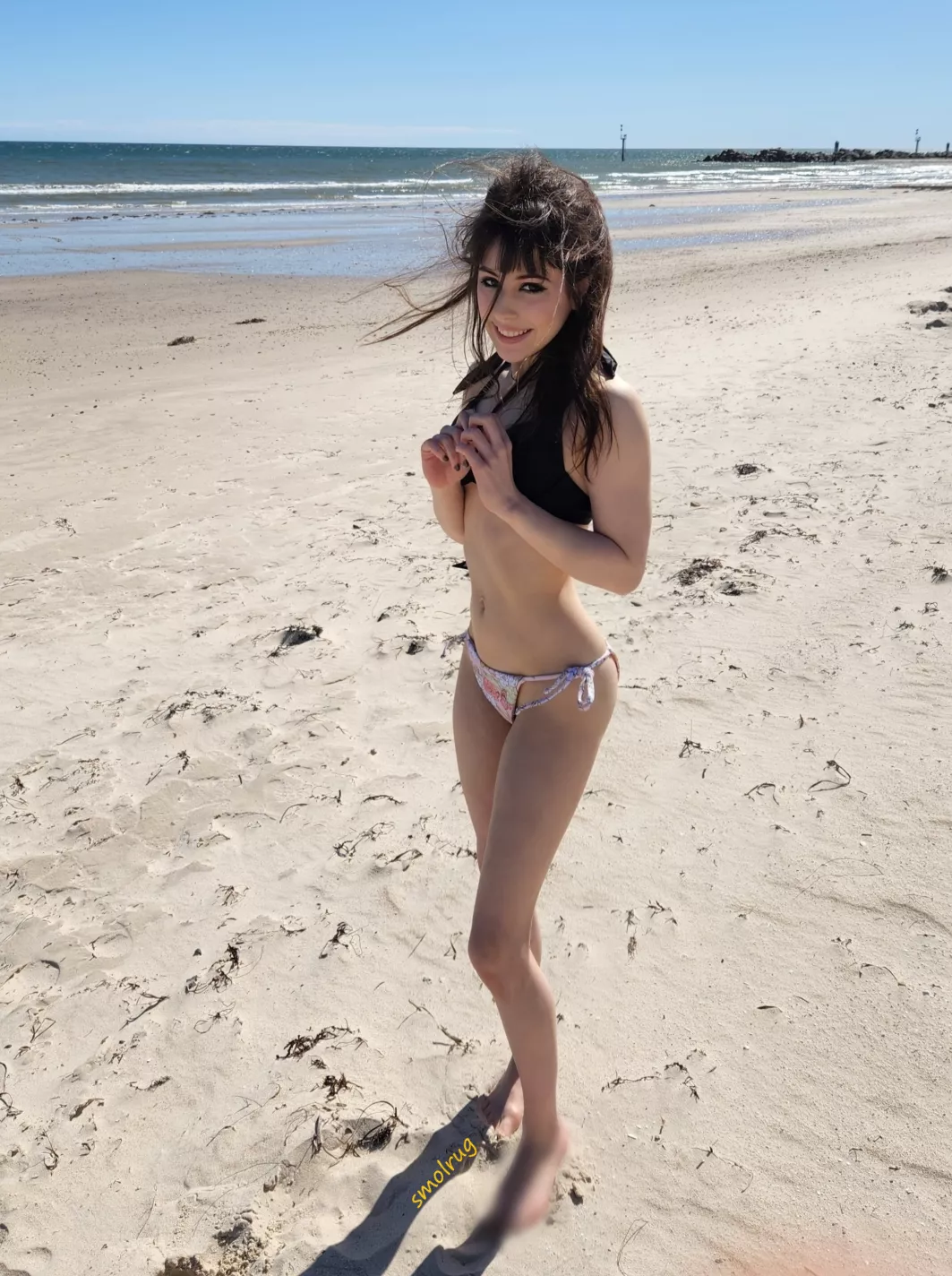 [f] 5'1 compact and ready to be carried anywhere posted by smolrug