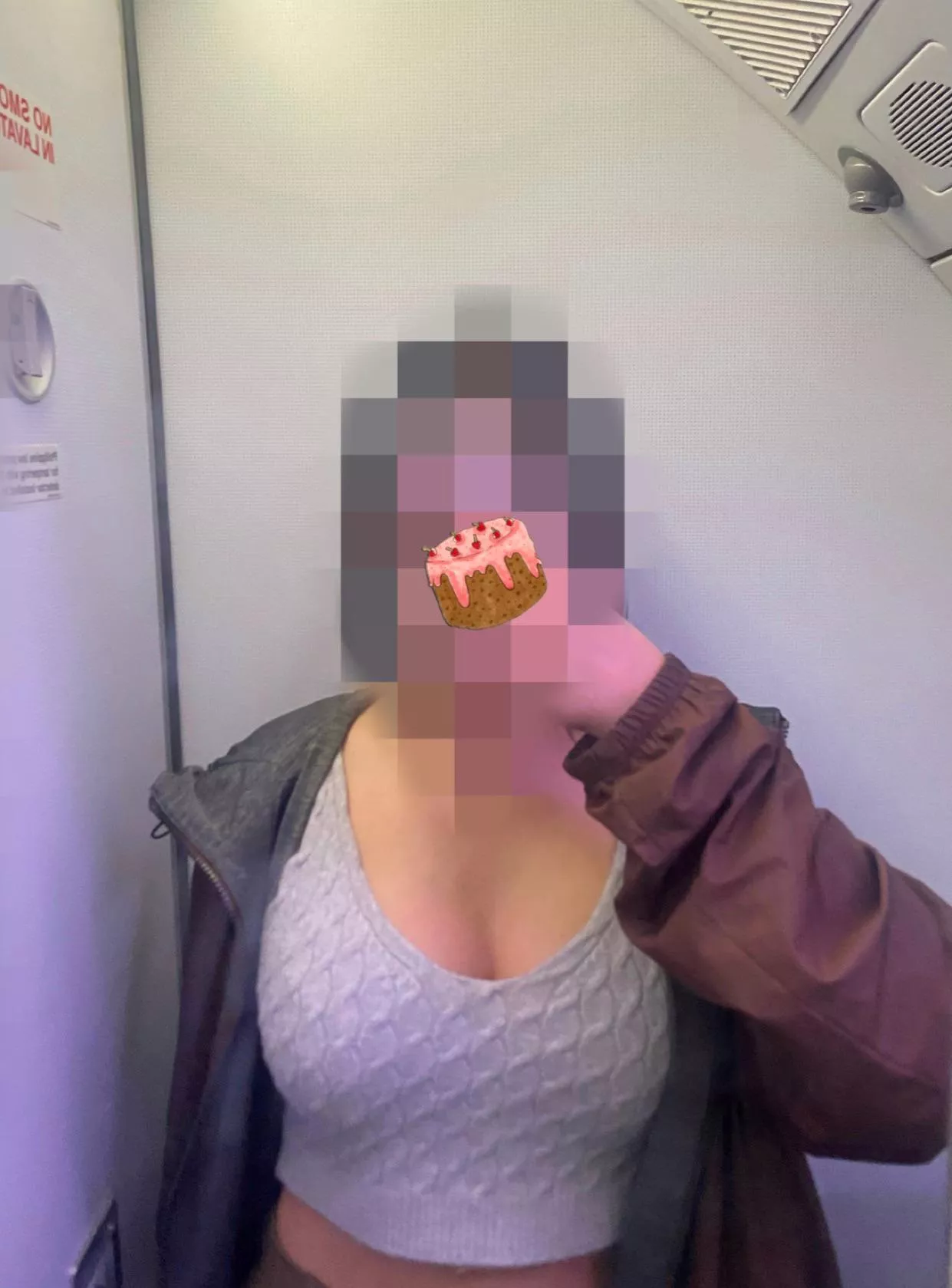 (F)light fit ✈️ posted by Feisty-Weakness676