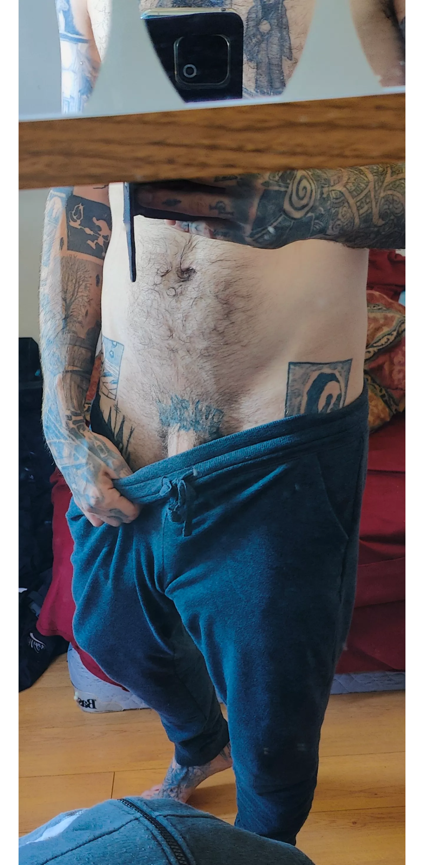 Friday body positivity ! 🖤 posted by Mr_Whiteless