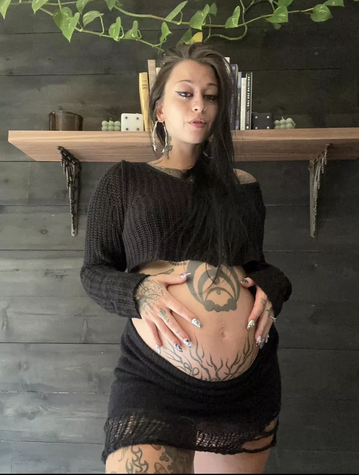 Goth bump🖤🖤🖤 posted by slopjob666