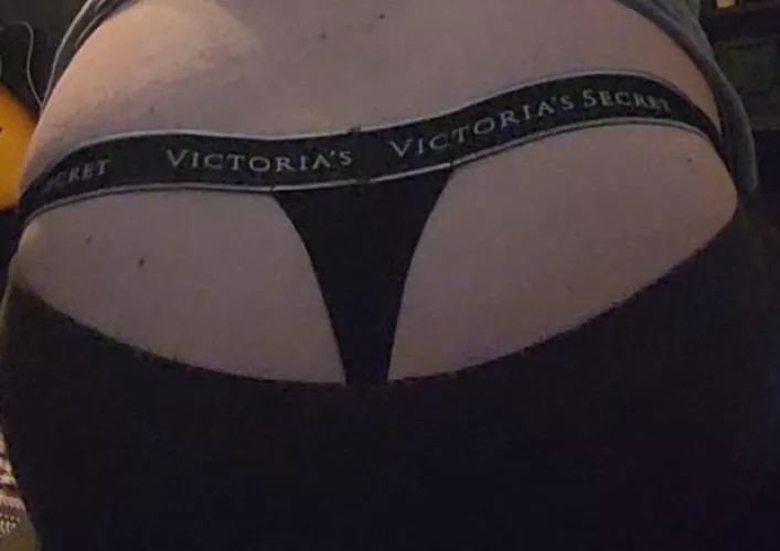 Happy thong Thursday! by Fookallou