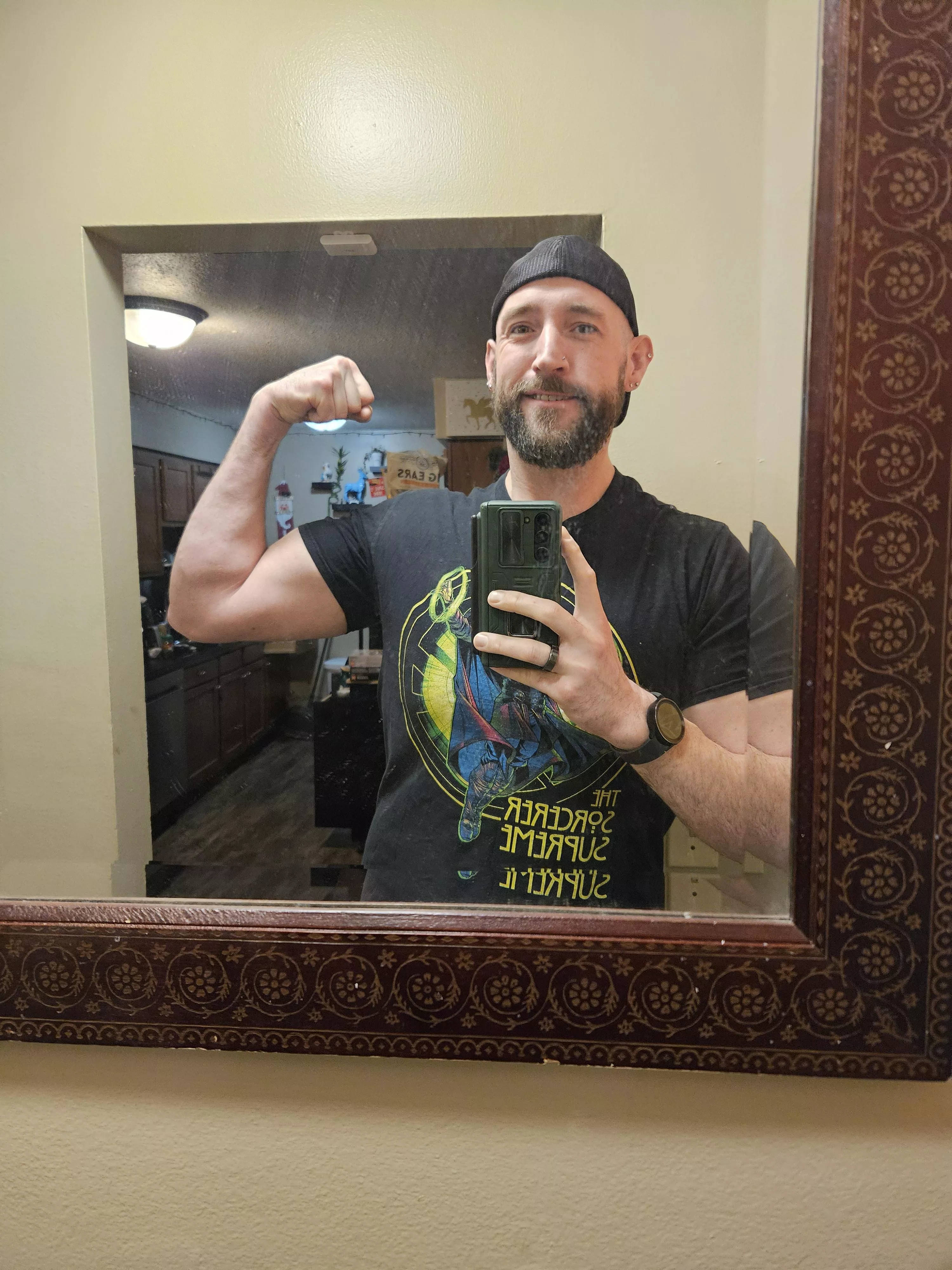 Happy Thursday! Sending you them conure the day vibes! posted by Ok-Property-2949