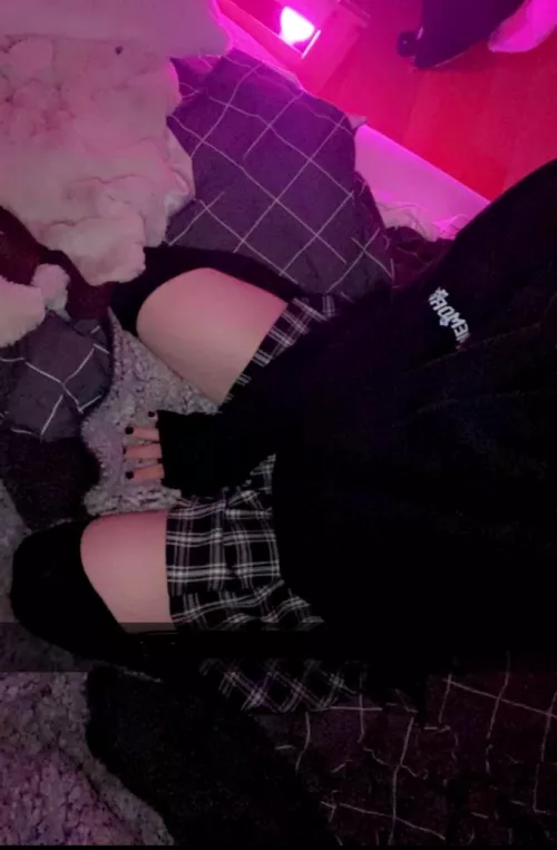 Hope everyone has a great Thursday ❤️❤️ by NicoButDifferent