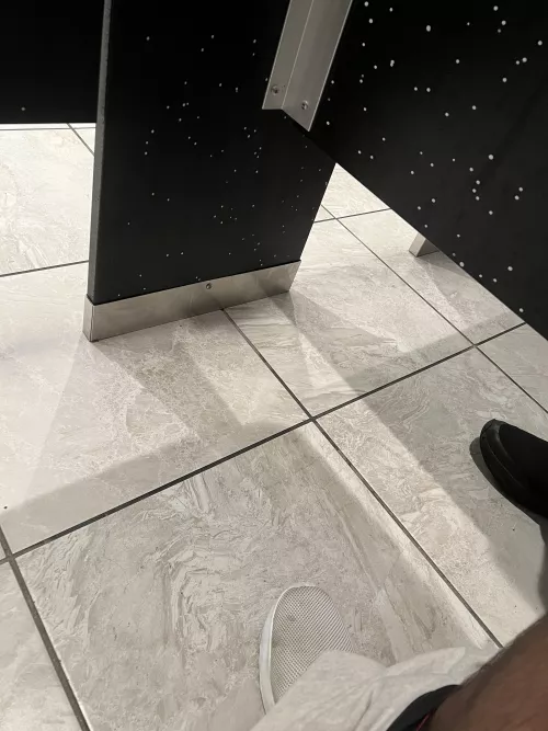 I just got the gym and this guy was tapping his foot, I’ll update yall by thatcarnerd2