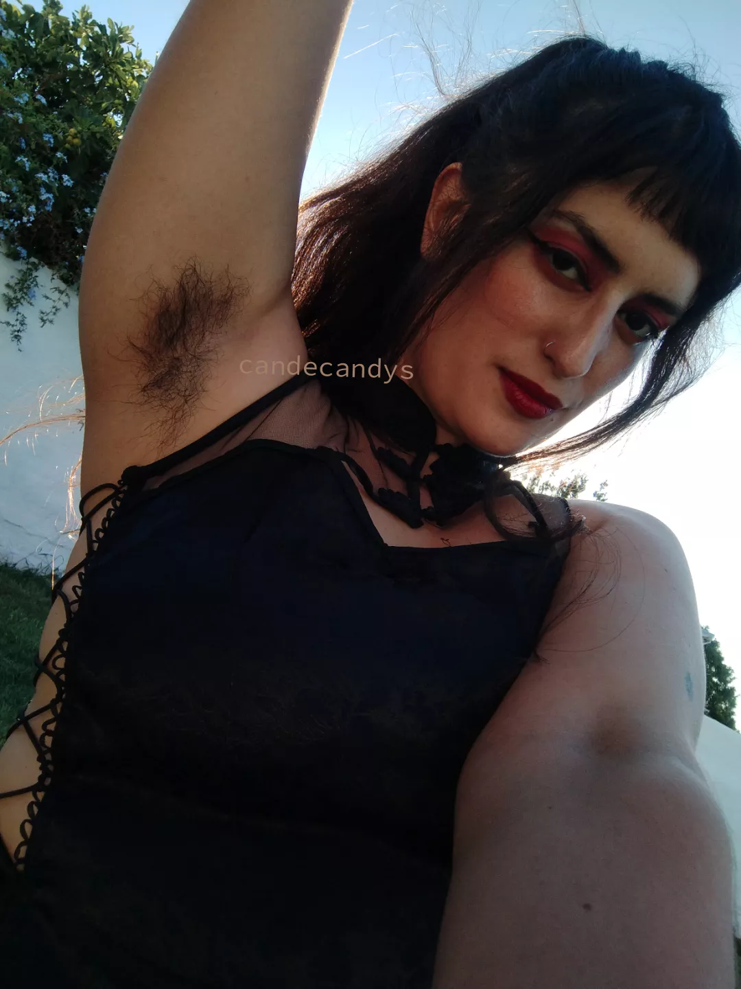 I want your tongue on my sweaty pits posted by candecandys