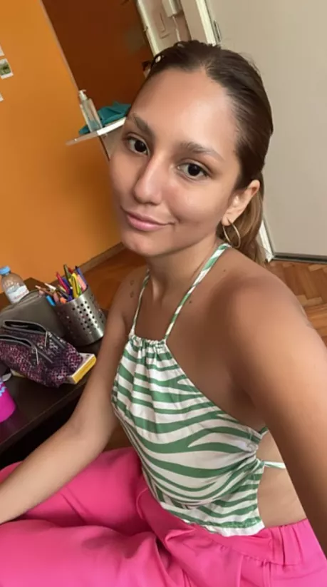 I was the shy girl in school posted by awayUnseat519