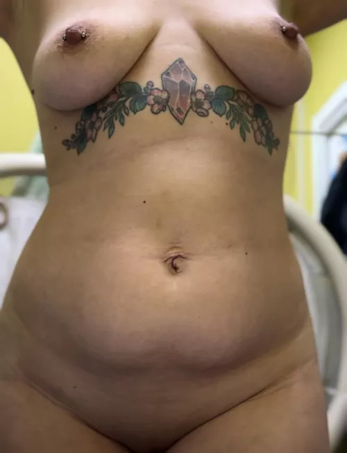 I’m shawling at work by lady_babylove