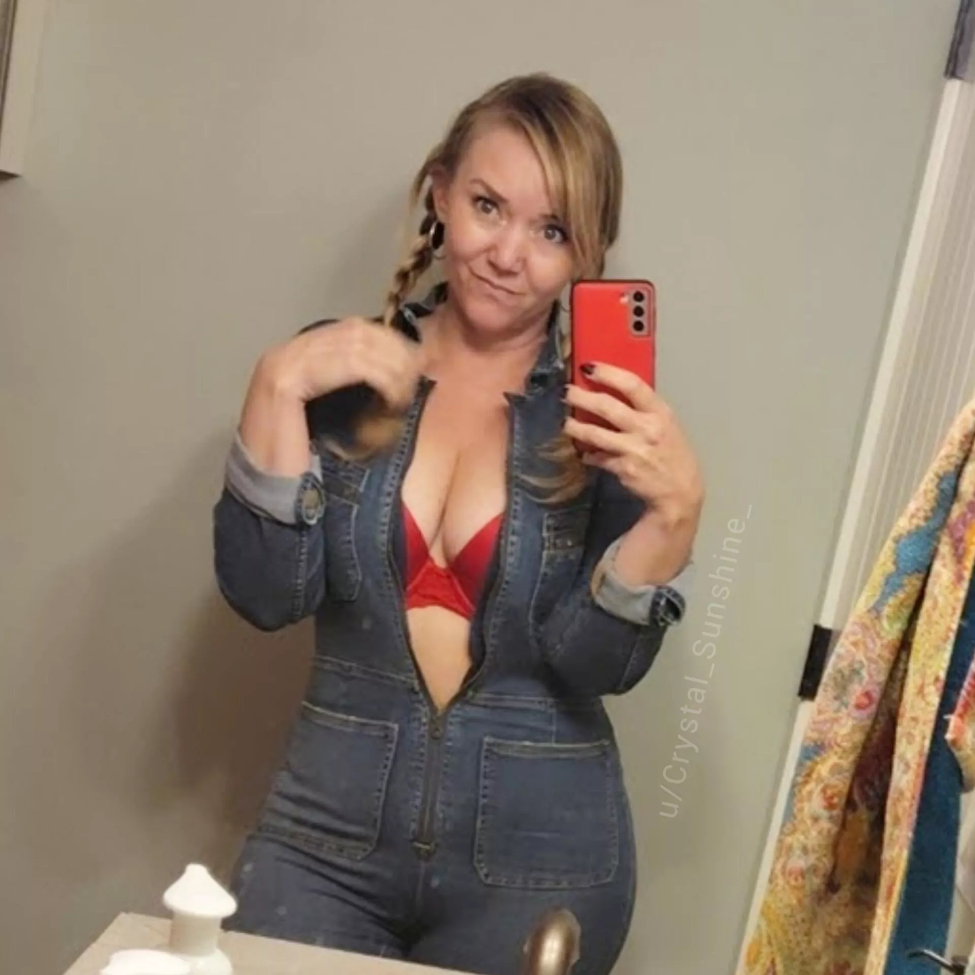 Is the red underneath nice surprise? [F50] posted by Crystal_Sunshine_