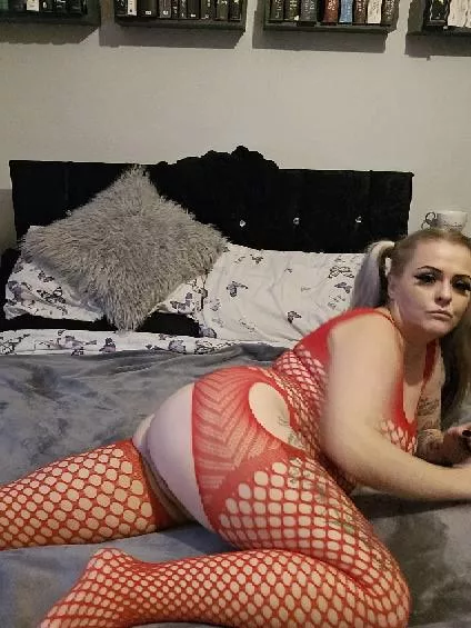 Lady in red.... posted by charleighb_infinity